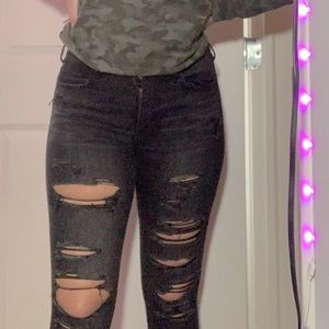 Black ripped American Eagle Size 4 Jeans
